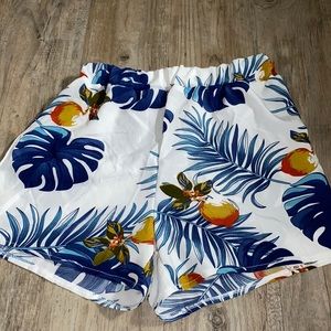 Cute floral print shorts